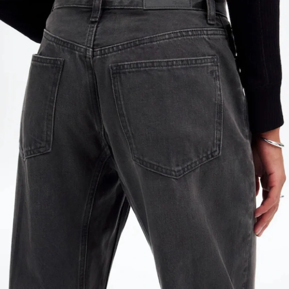 Madewell darted barrel leg Jean - Picture 4 of 9